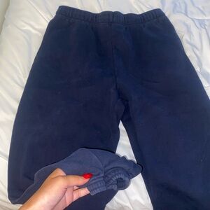 Aritzia TNA Cozy Fleece joggers navy size M